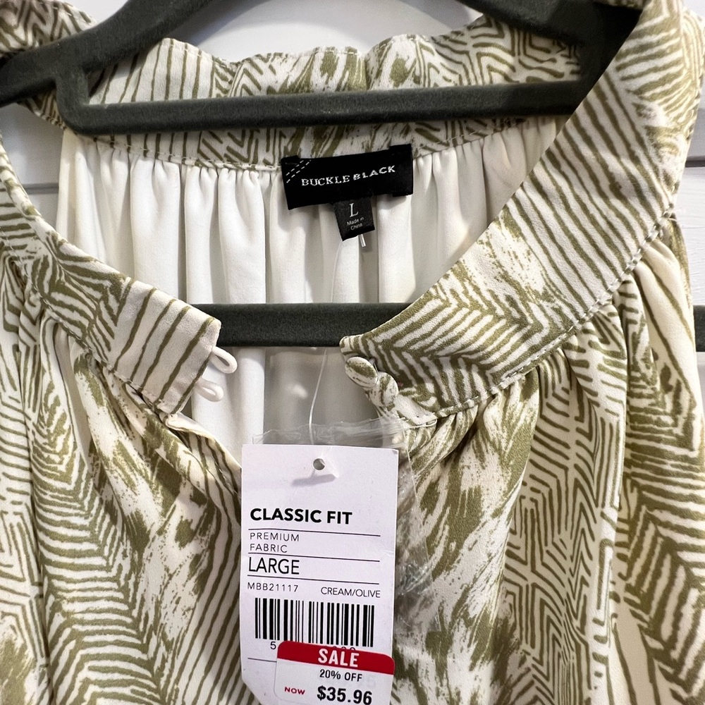 Buckle Sage Patterned Tank Top - Picture 3 of 8